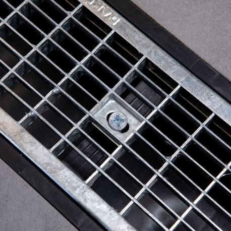 Rinno Système de blocage des grilles caniveaux pour caniveau Standard 130
