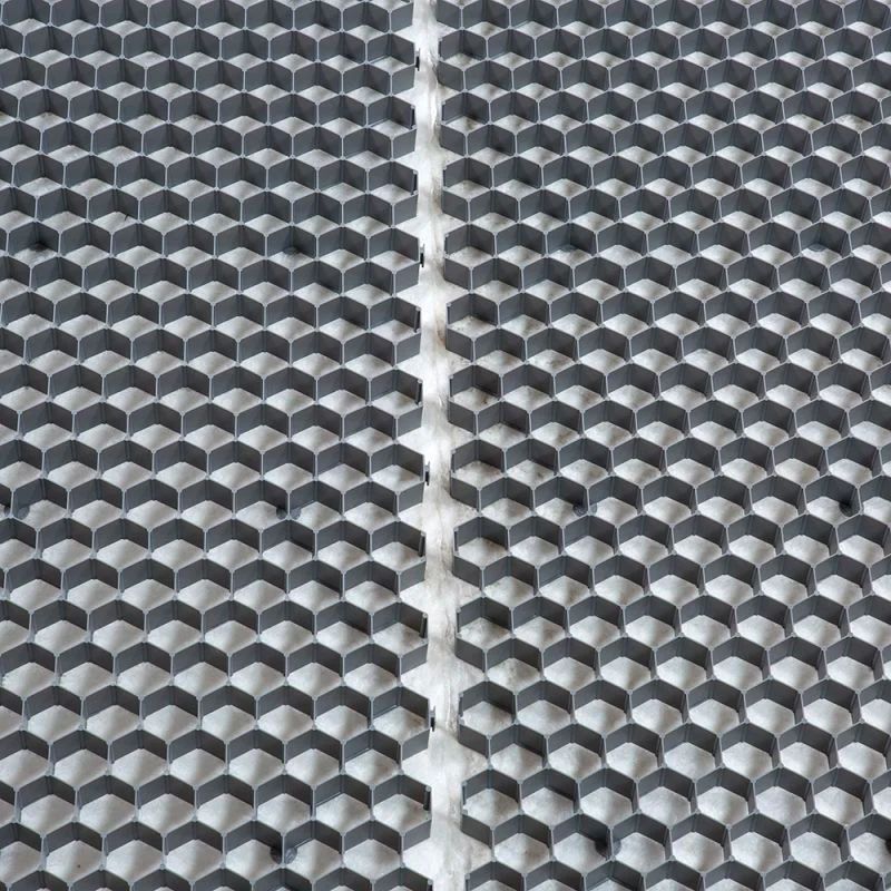 Gravel stabilisation pad 116,6 cm L X 80 cm L X 3 cm - off-white