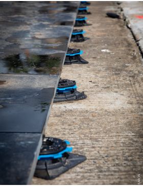 Verstelbare standaard terrasdrager CLEMAN - H28/40 - JOUPLAST