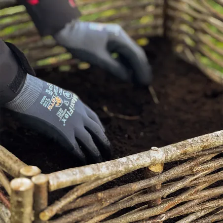 Jardinière en bois de noisetier tressé - 2 tailles disponibles