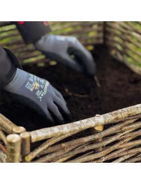 Jardinière en bois de noisetier tressé - 2 tailles disponibles