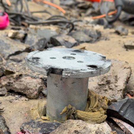 Pieu de 1120 mm avec hélice en acier galvanisé pour sol meuble