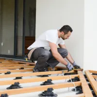 Plots réglables pour terrasse bois et dalle